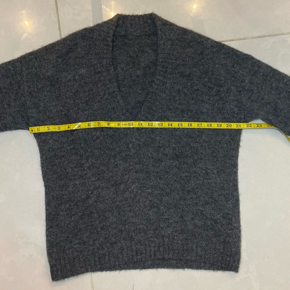 TIBI AIRY ALPACA V-NECK SWEATER - HEATHER GREY - Picture 16 of 16